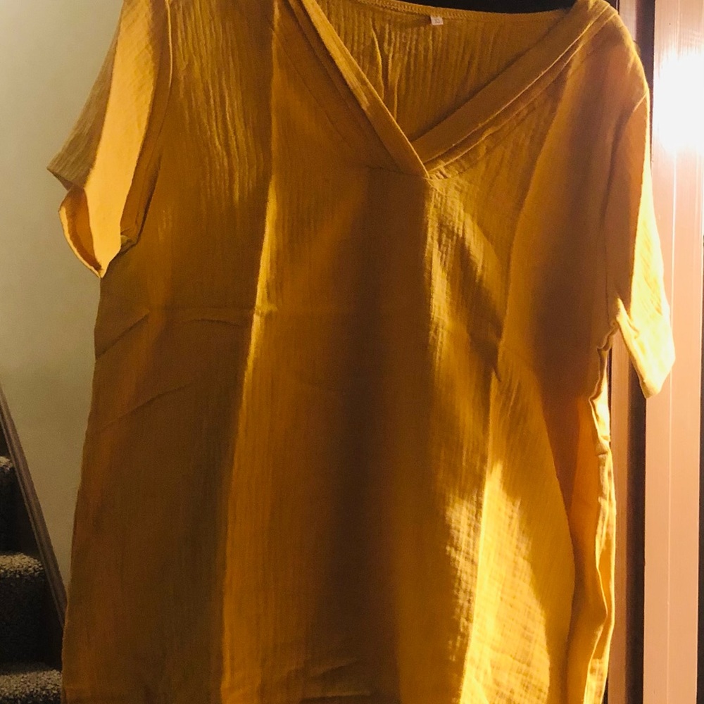 SOLD Top - Short Sleeve